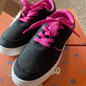 Oomphies Black and Pink Kids Sneakers